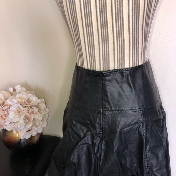 Faux Leather High Waist Skirt - Picture 3 of 6